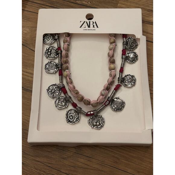 Nwt-Zara- TWO PACK OF FABRIC PIECE NECKLACES - Picture 3 of 4